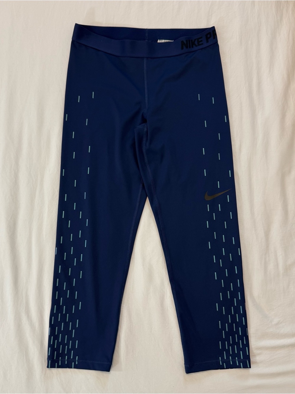 Nike Pro Dri-Fit Women’s Large Navy Cropped Leggings Mint Dash Print